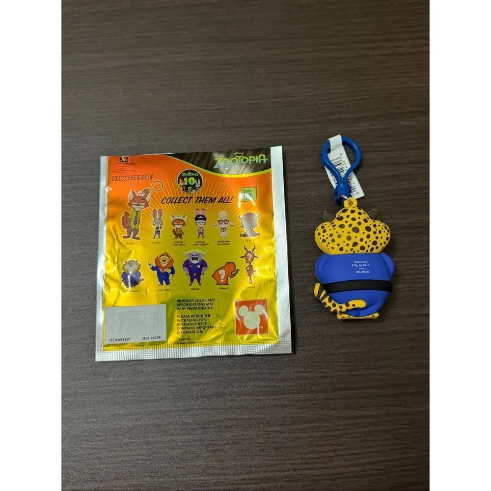 Disney Zootopia Series 73 Blind Bag Figural Bag Clip Keychain - Clawhauser